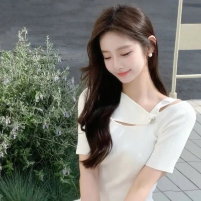 克莱曼婷 封面